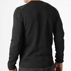 Vente flash ❤️ Pull Col V 50474171 Noir de HUGO 🎁 -Promos HUGO Boutique hugo 328202 50474171 001 20220802T150244 04