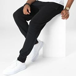 Meilleure affaire đ„ Pantalon Jogging 50480236 Noir de HUGO â 9 Meilleure affaire đ„ Pantalon Jogging 50480236 Noir de HUGO â -Promos HUGO Boutique hugo 338993 50480236 001 20221027T161258 03