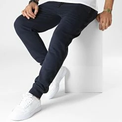 Top 10 ❤️ Pantalon Jogging A Bandes 50475338 Bleu Marine de HUGO 🎉 8 Top 10 ❤️ Pantalon Jogging A Bandes 50475338 Bleu Marine de HUGO 🎉 -Promos HUGO Boutique hugo 346019 50475338 405 20221108T151542 03